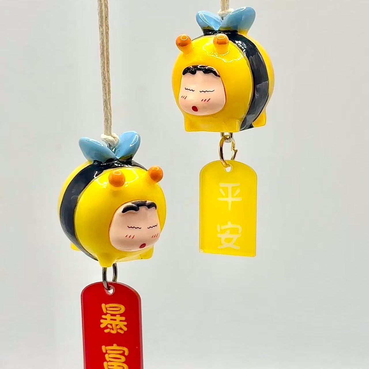 Car Accessories Unique - Crayon Shin-chan Bee Cosplay Figure Car